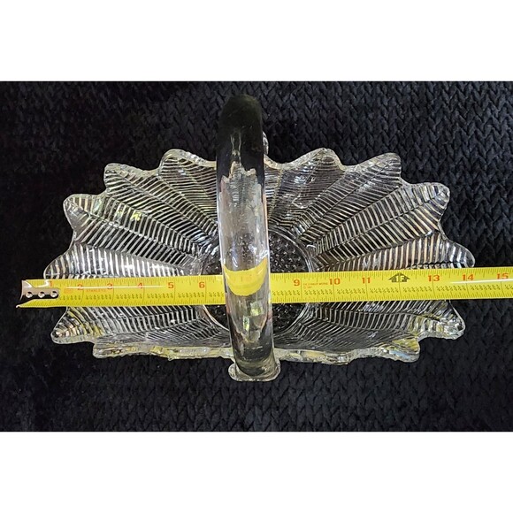 Vintage LE Smith Feather Glass Basket – Clear Pressed Glass, Mid-Century Design - Picture 10 of 12